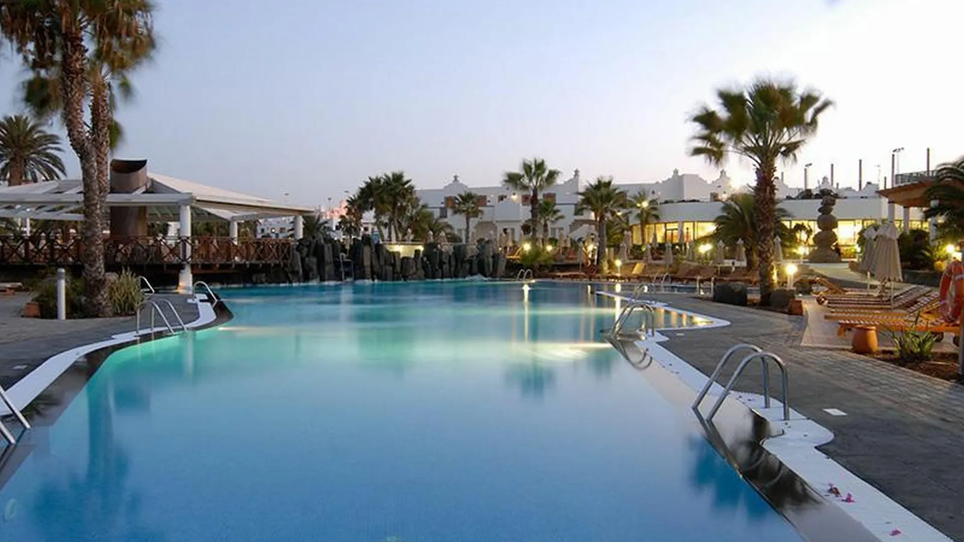 Las Marismas De Corralejo Aparthotel